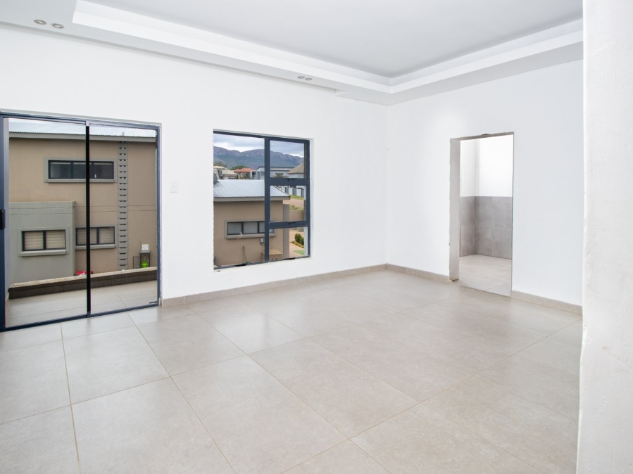 6 Bedroom Property for Sale in Gateway Manor North West